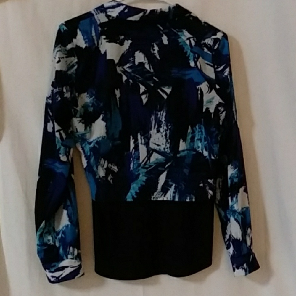 Button up blouse - Picture 3 of 3